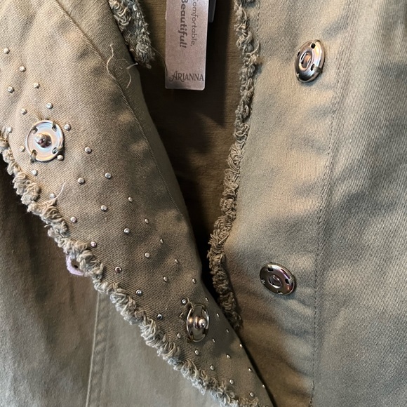 NWT Stunning Arianna by Howard’s Studded Military Green S/M Button Front Raw Hem - Picture 9 of 11